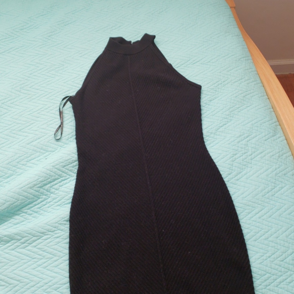 Dress - Picture 2 of 4